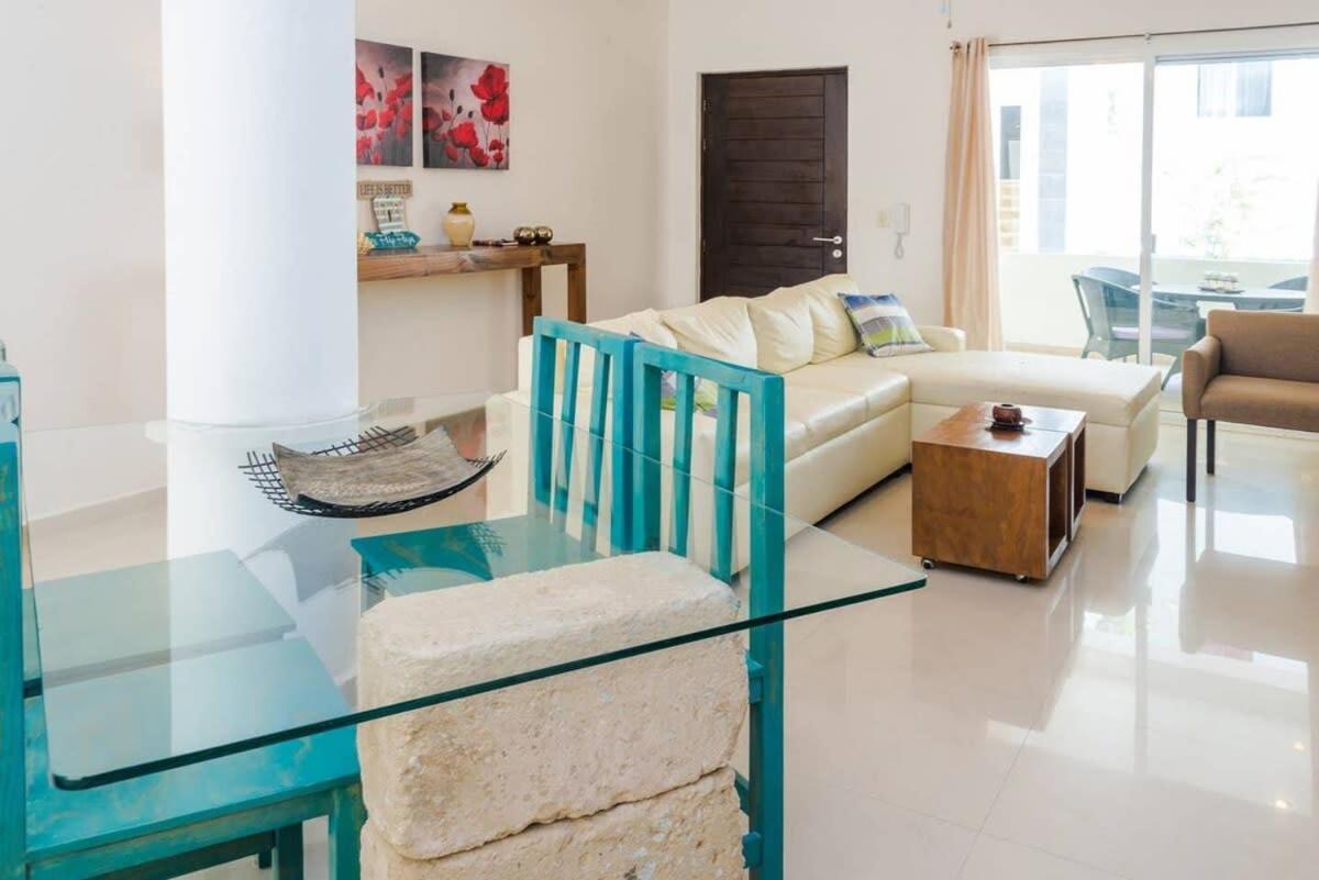 Modern Condo, Just Steps To Mamitas & 5th * Playa del Carmen