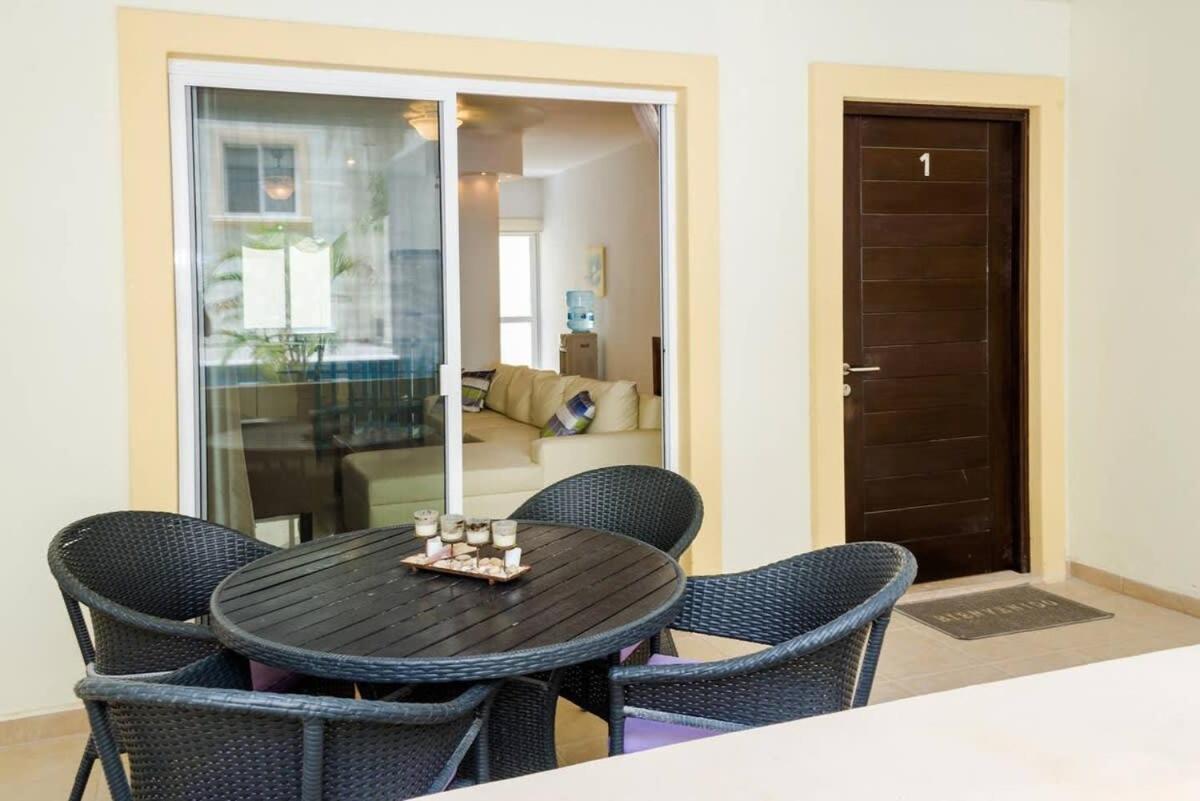 Modern Condo, Just Steps To Mamitas & 5th *