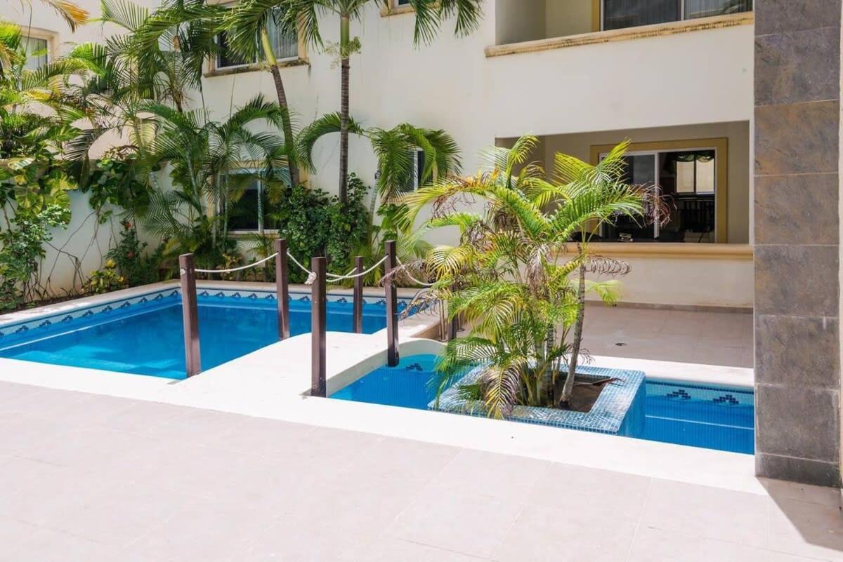 Modern Condo, Just Steps To Mamitas & 5th