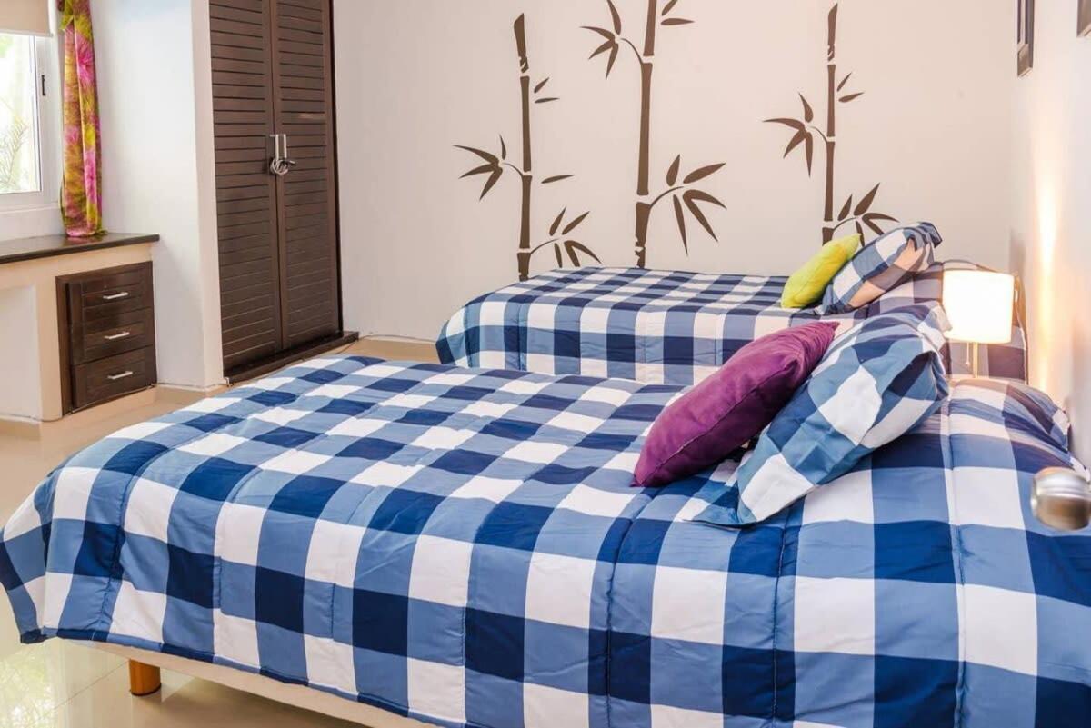 Modern Condo, Just Steps To Mamitas & 5th Apartamento Playa del Carmen