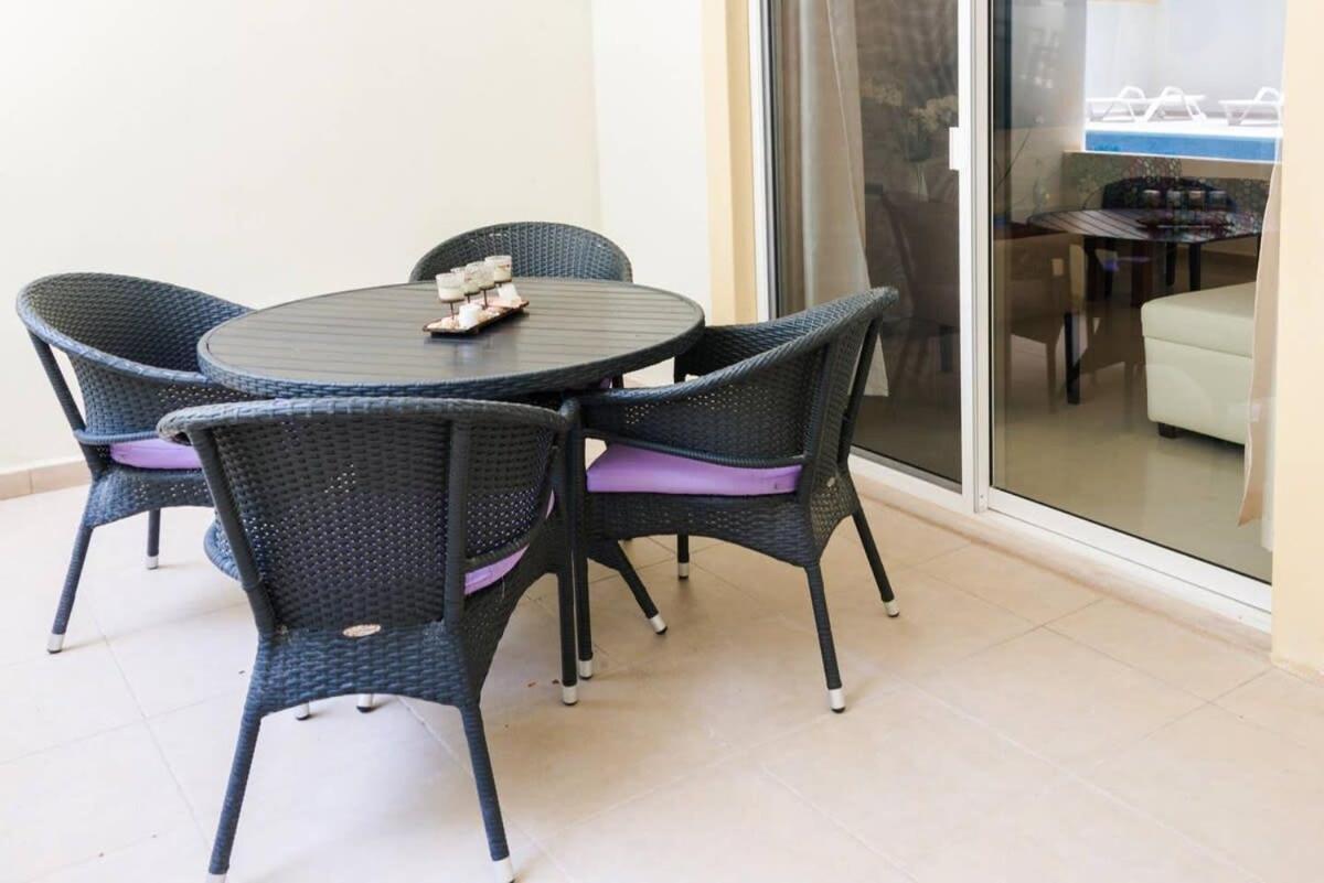Modern Condo, Just Steps To Mamitas & 5th *