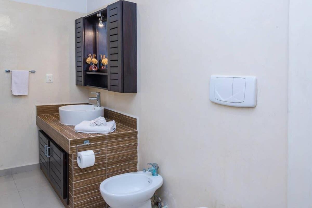 Modern Condo, Just Steps To Mamitas & 5th * Playa del Carmen