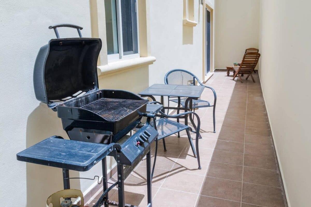 Modern Condo, Just Steps To Mamitas & 5th