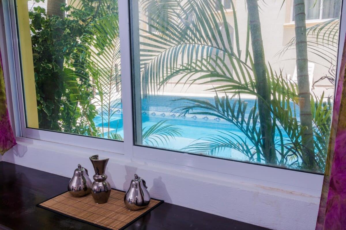 Modern Condo, Just Steps To Mamitas & 5th