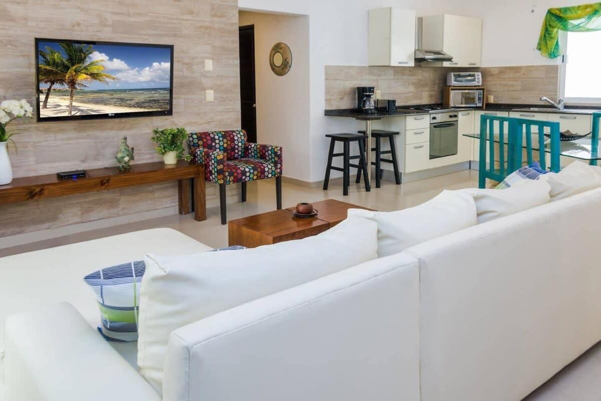 Modern Condo, Just Steps To Mamitas & 5th Apartamento *