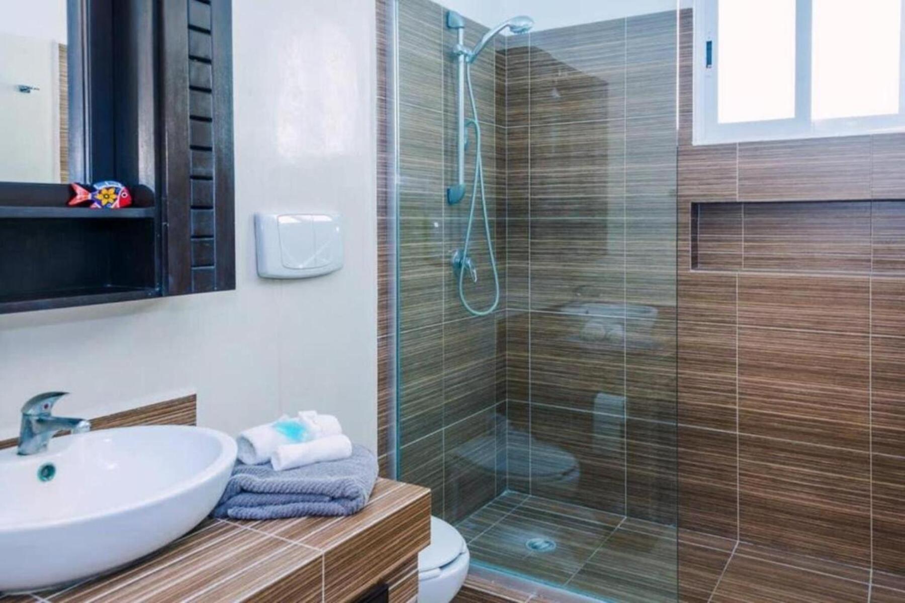 Modern Condo, Just Steps To Mamitas & 5th Apartamento