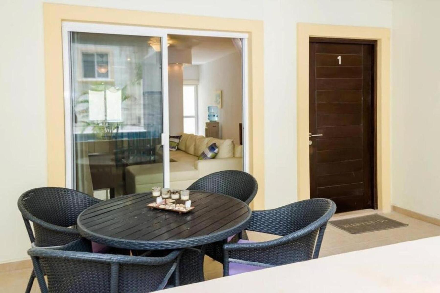 Modern Condo, Just Steps To Mamitas & 5th Playa del Carmen