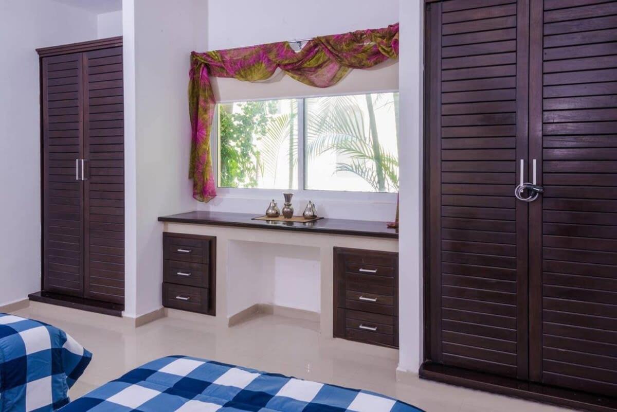 Modern Condo, Just Steps To Mamitas & 5th