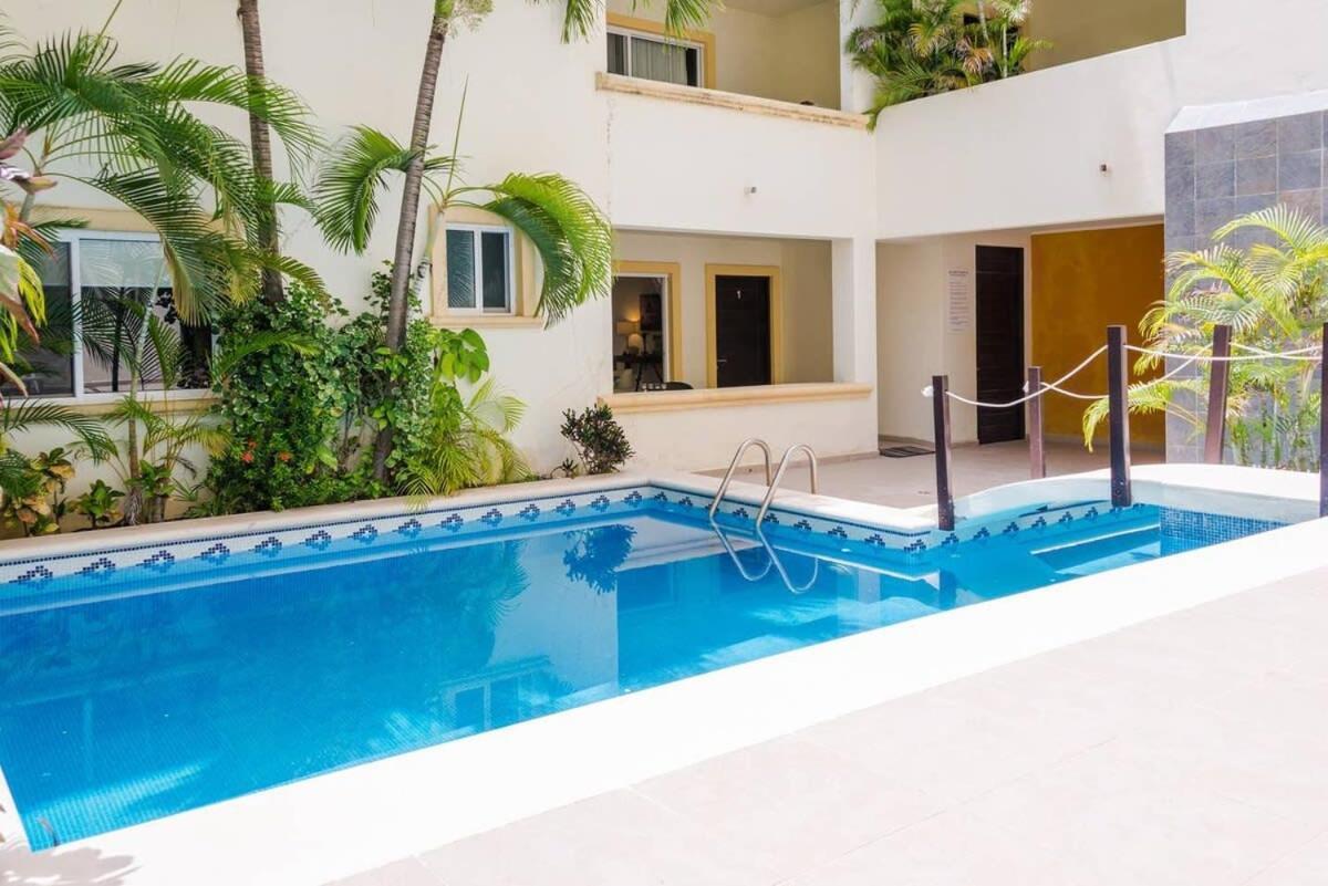 Modern Condo, Just Steps To Mamitas & 5th Apartamento Playa del Carmen